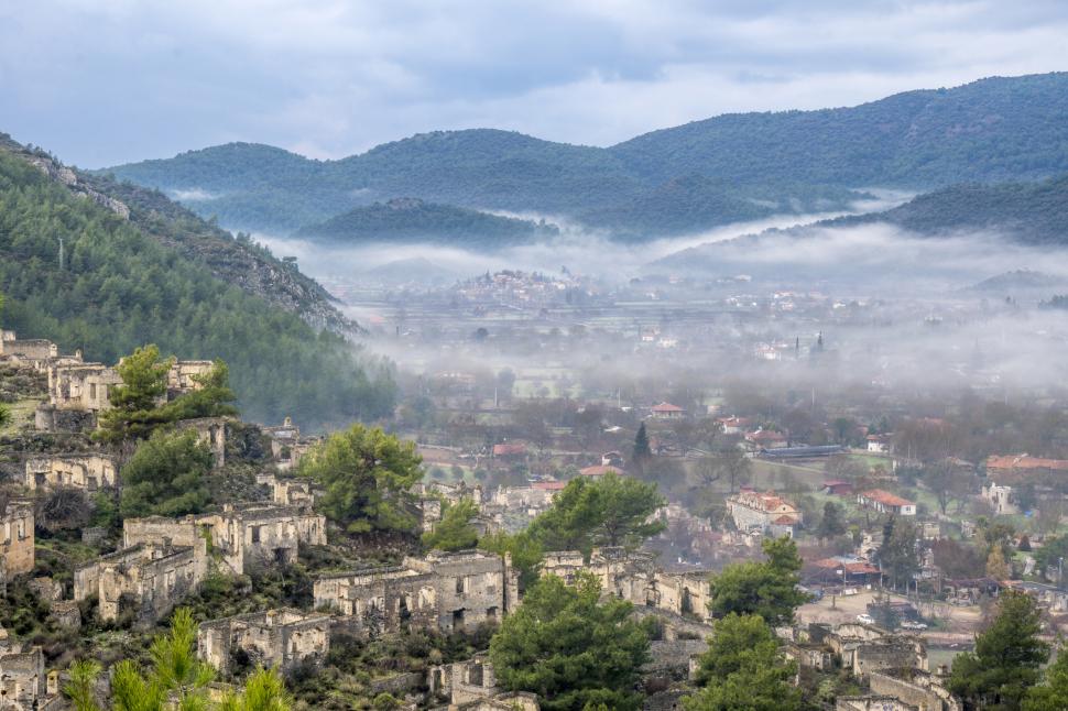 Orașul fantomă care a fost abandonat 100 de ani. „Oglinda întunecată a trecutului nostru” 919705