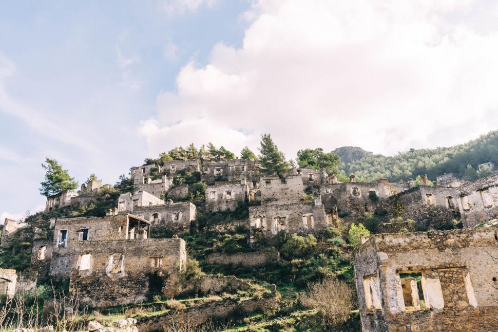 Orașul fantomă care a fost abandonat 100 de ani. „Oglinda întunecată a trecutului nostru” 919711