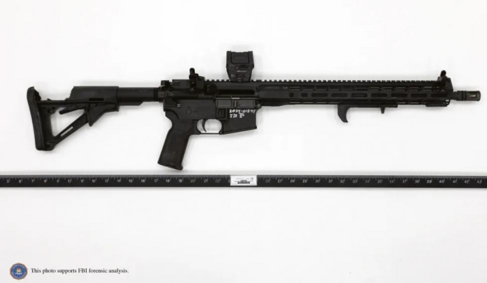 FBI a publicat imagini cu arsenalul atacatorului lui Trump. Thomas Crooks a studiat mai multe ținte, inclusiv pe Joe Biden 920035