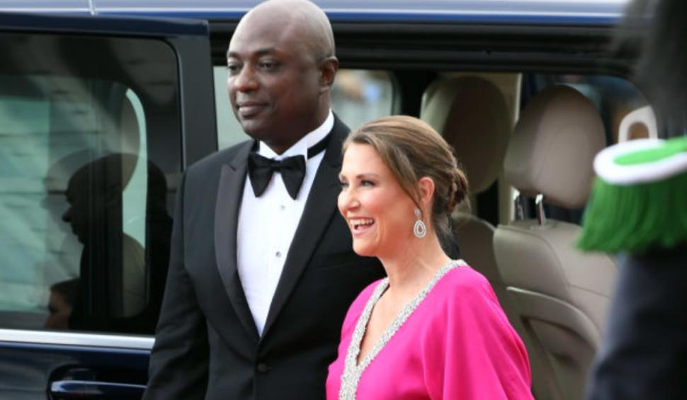 Nunta prințesei Martha Louise și a șamanului american „înviat din morți” a început. Povestea relației care a surprins o țară întreagă 920328