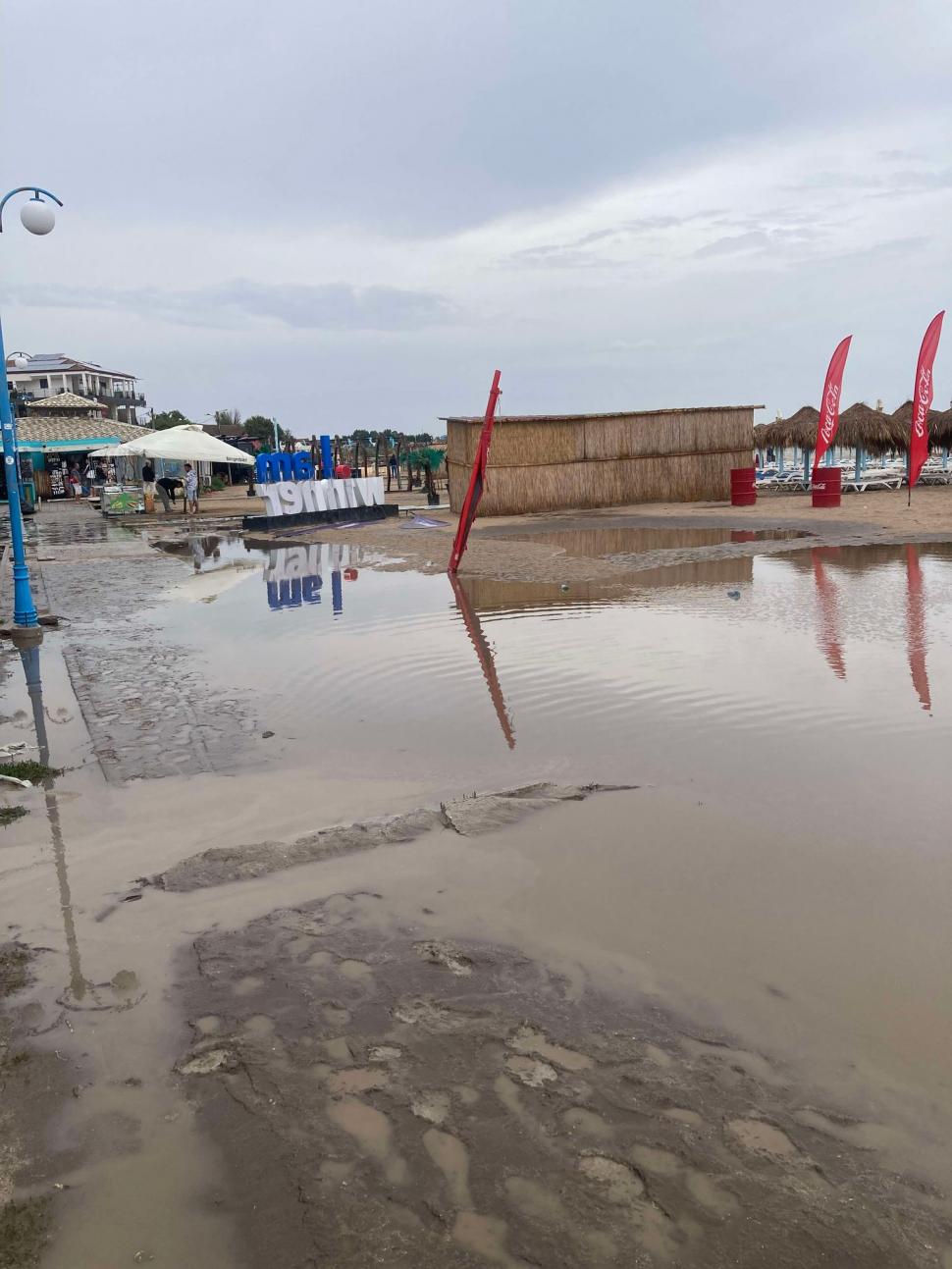 Imagini apocaliptice din Vama Veche, după furtunile care au spulberat totul în calea lor. Plajele arată ca după uragan 920495