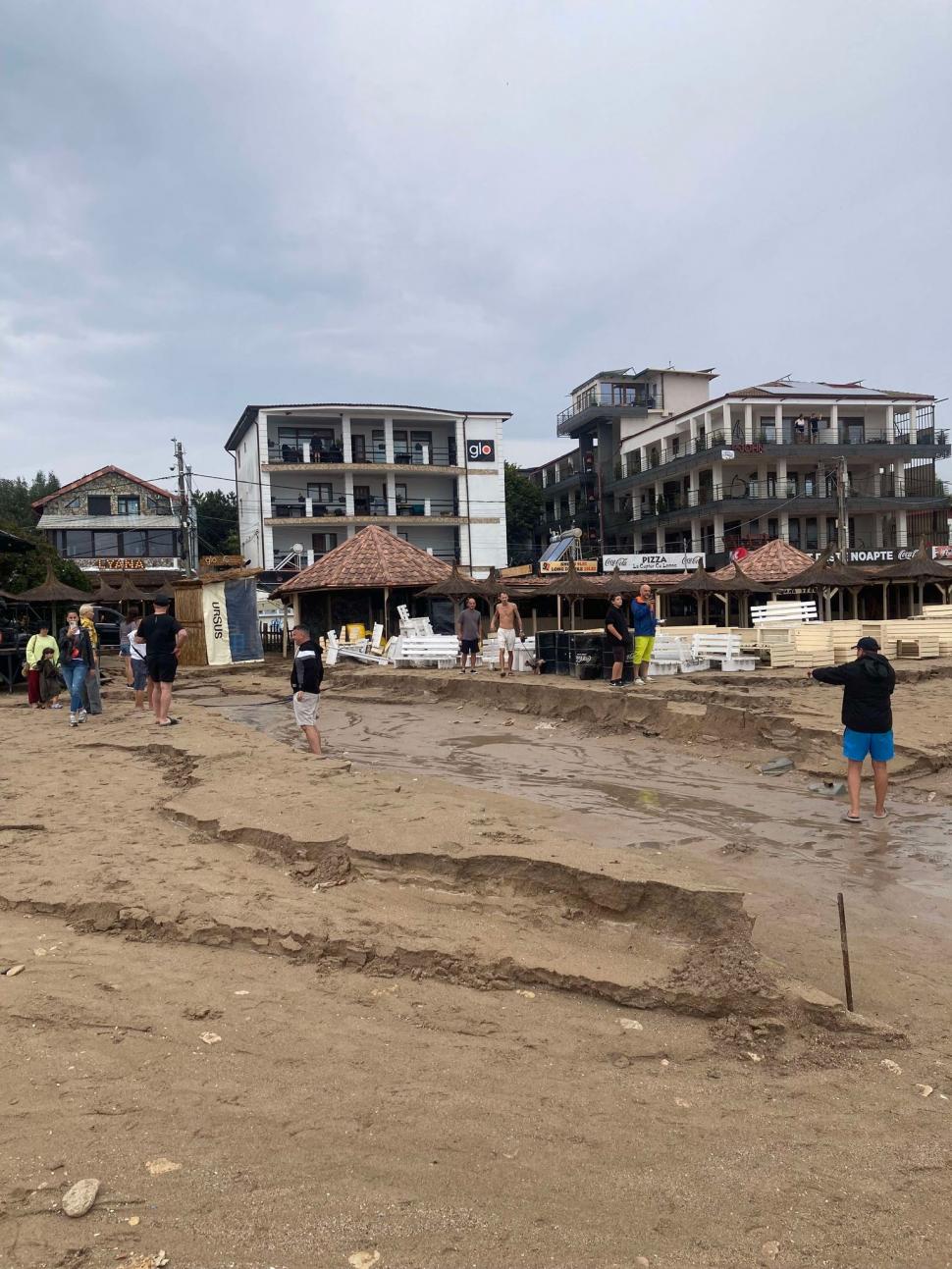 Imagini apocaliptice din Vama Veche, după furtunile care au spulberat totul în calea lor. Plajele arată ca după uragan 920499