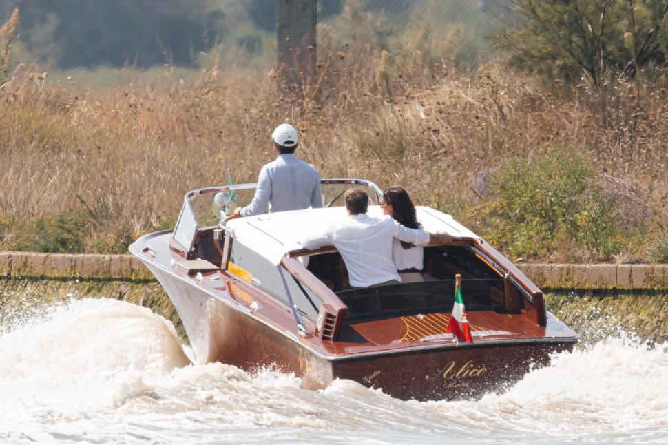 Brad Pitt a atras toate privirile alături de iubita lui, la Veneția 920661