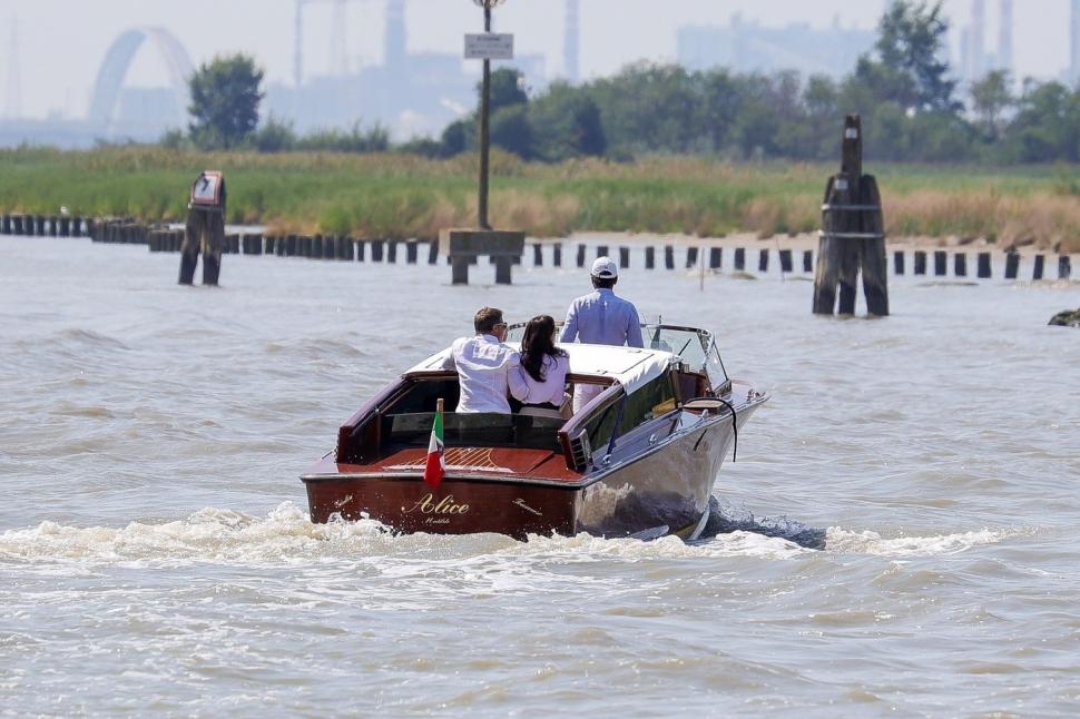 Brad Pitt a atras toate privirile alături de iubita lui, la Veneția 920662