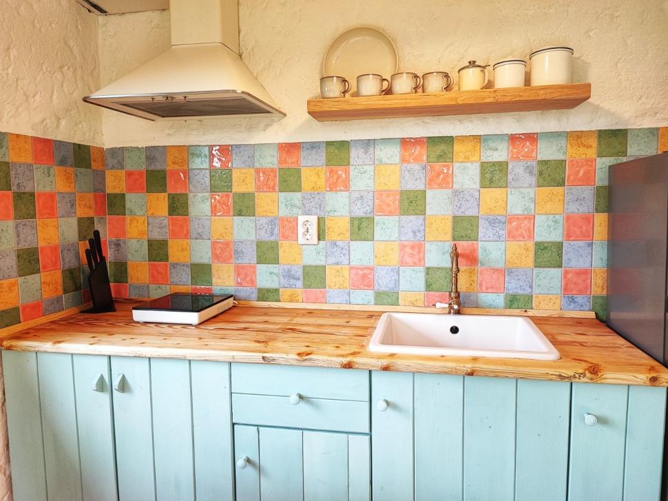 Căsuța din copac care a ajuns virală pe internet: Doi soți, corporatiști din București, au construit „Cuibul” într-un sat din Prahova 919642