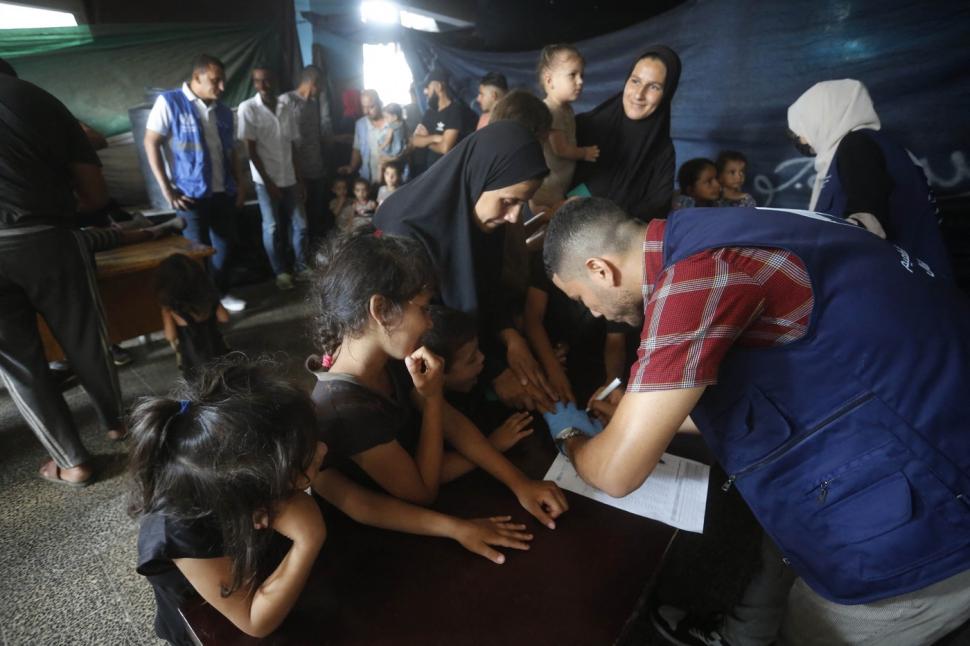 Lupte oprite în Gaza. Au început cele trei zile de pauză umanitară, în care sute de mii de copii vor fi vaccinați anti-poliomielită 920602