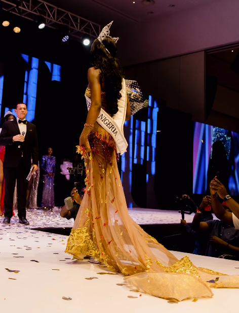 Respinsă în ţara ei, o tânără din Africa de Sud a câştigat concursul Miss Univers Nigeria 920644