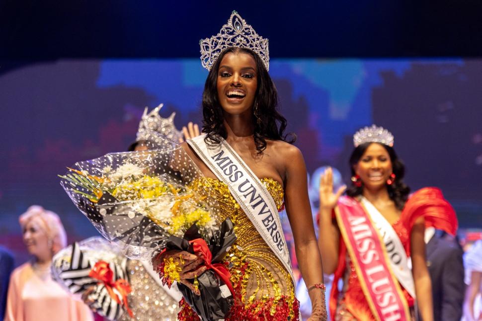 Respinsă în ţara ei, o tânără din Africa de Sud a câştigat concursul Miss Univers Nigeria 920653