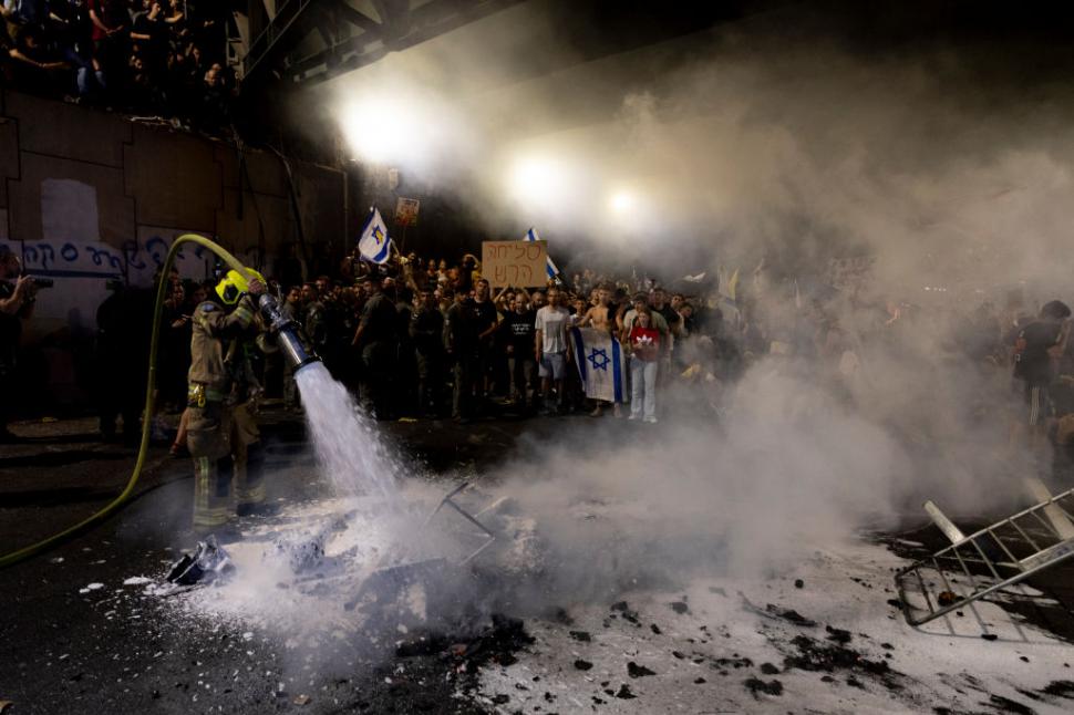 Grevă generală în Israel și proteste violente după moartea ostaticilor. Mii de oameni au ieșit în stradă și au blocat o autostradă 920712