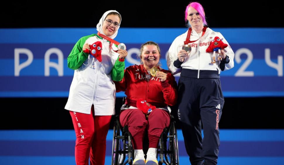 Jodie Grinham a devenit prima sportivă din istorie care a câștigat o medalie paralimpică în timp ce era însărcinată 920697