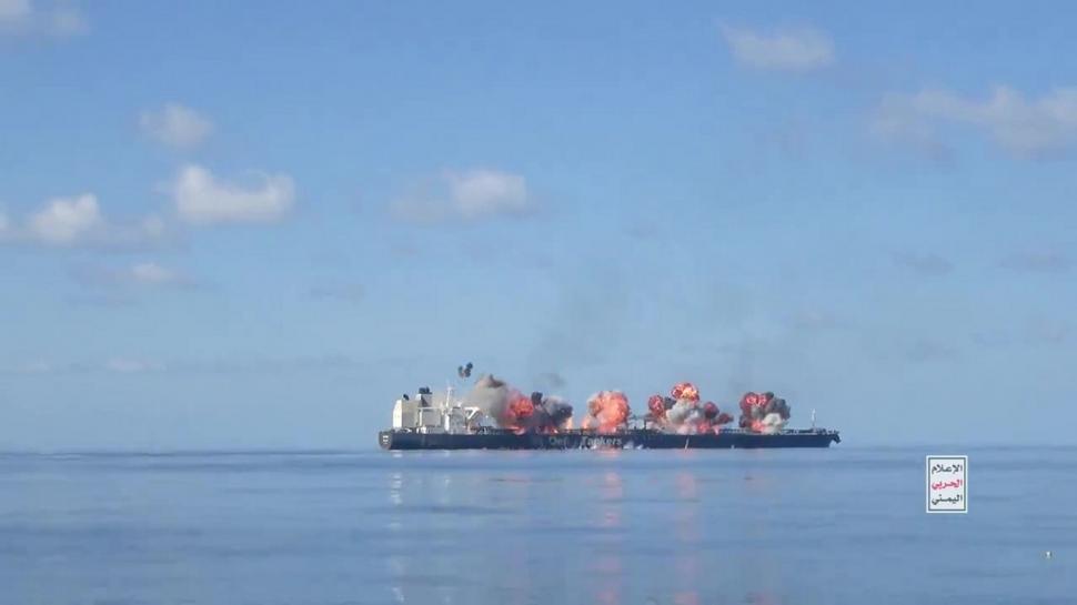 Cum arată „bomba cu ceas” din Marea Roșie. Forțele militare ale UE încearcă să ajungă la petrolierul distrus de Houthi 921001