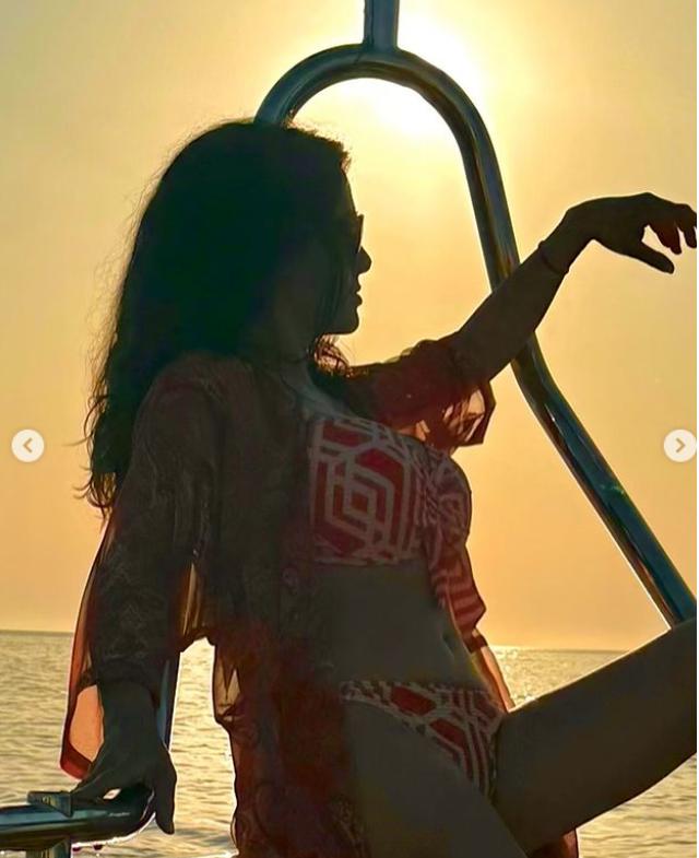 Salma Hayek a postat pe Instagram 18 fotografii cu ea în costum de baie, în ziua în care a împlinit 58 de ani: „La mulți ani mie!” 921017