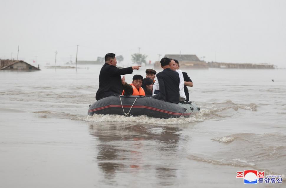 Kim Jong-un a ordonat ca 30 de persoane să fie executate pentru că nu au prevenit inundațiile din vara aceasta  921172