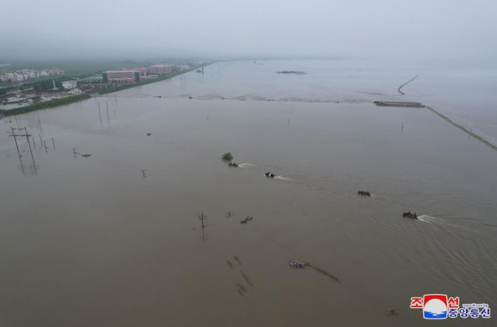 Kim Jong-un a ordonat ca 30 de persoane să fie executate pentru că nu au prevenit inundațiile din vara aceasta  921175