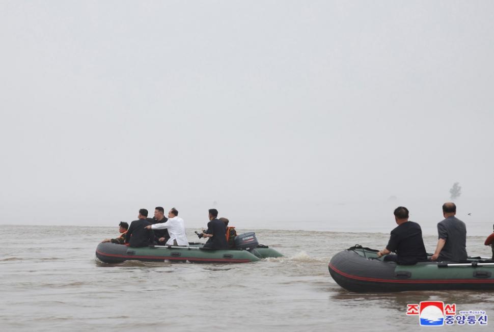 Kim Jong-un a ordonat ca 30 de persoane să fie executate pentru că nu au prevenit inundațiile din vara aceasta  921176