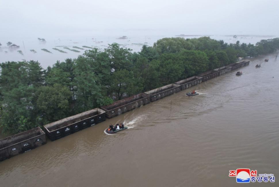 Kim Jong-un a ordonat ca 30 de persoane să fie executate pentru că nu au prevenit inundațiile din vara aceasta  921177