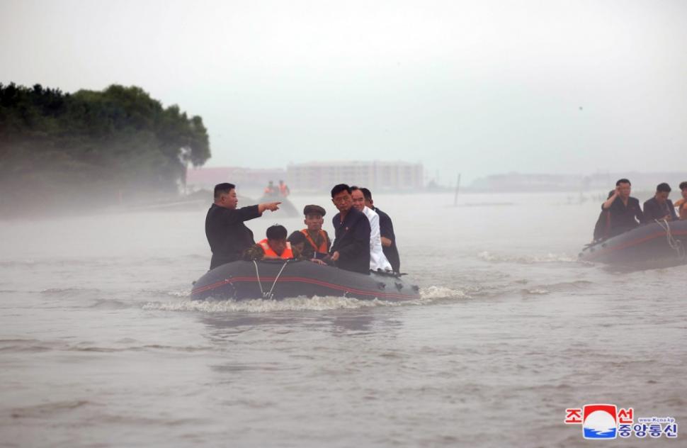 Kim Jong-un a ordonat ca 30 de persoane să fie executate pentru că nu au prevenit inundațiile din vara aceasta  921179