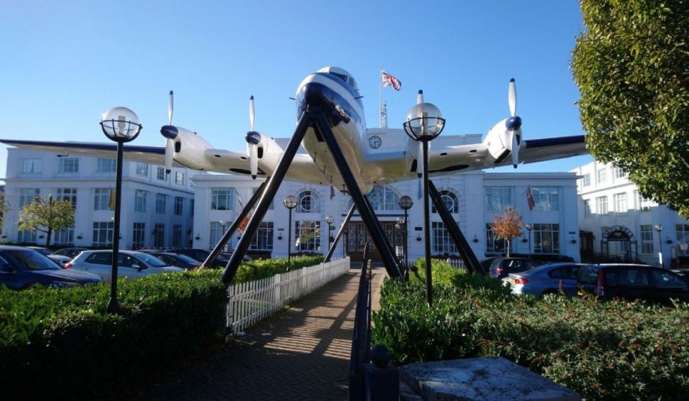 FOTO Povestea Aeroportului Craydon, acum uitat de lume, care a fost odată „poarta” de intrare în Europa 921373