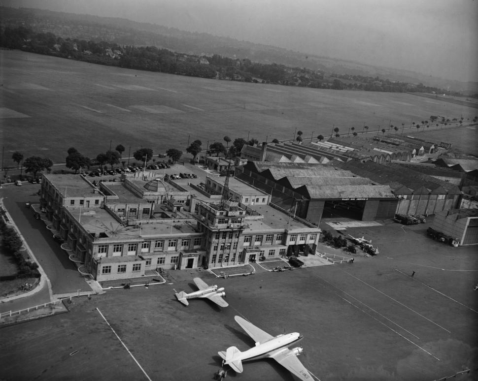 FOTO Povestea Aeroportului Craydon, acum uitat de lume, care a fost odată „poarta” de intrare în Europa 921387