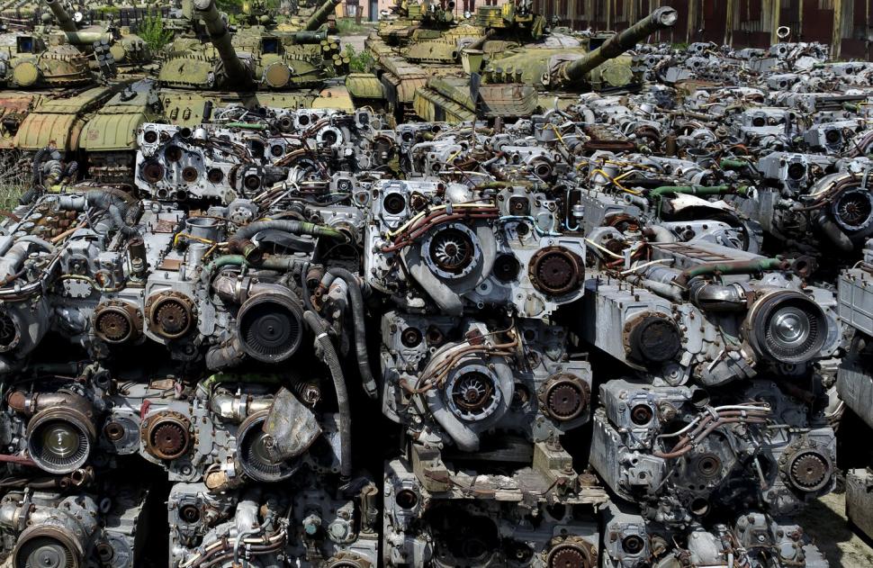 Cimitirele civilizației umane. Cum au ajuns să fie abandonate pe câmpuri milioane de mașini, avioane, biciclete și chiar tancuri 921437