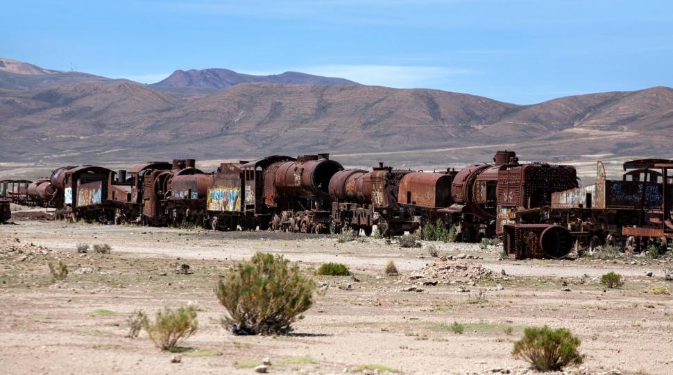 Cimitirele civilizației umane. Cum au ajuns să fie abandonate pe câmpuri milioane de mașini, avioane, biciclete și chiar tancuri 921443