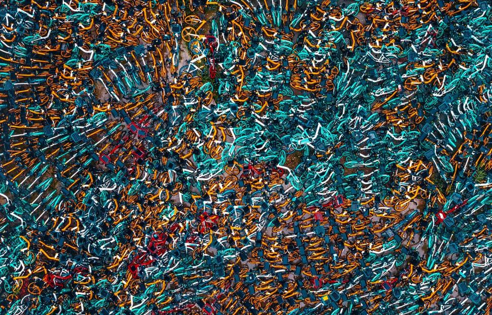 Cimitirele civilizației umane. Cum au ajuns să fie abandonate pe câmpuri milioane de mașini, avioane, biciclete și chiar tancuri 921468