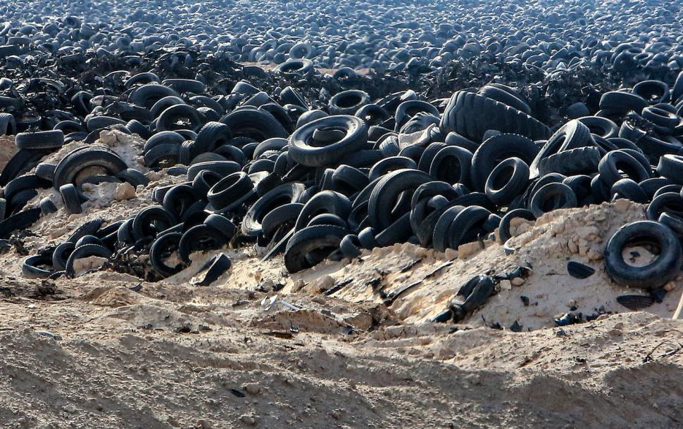 Cimitirele civilizației umane. Cum au ajuns să fie abandonate pe câmpuri milioane de mașini, avioane, biciclete și chiar tancuri 921470