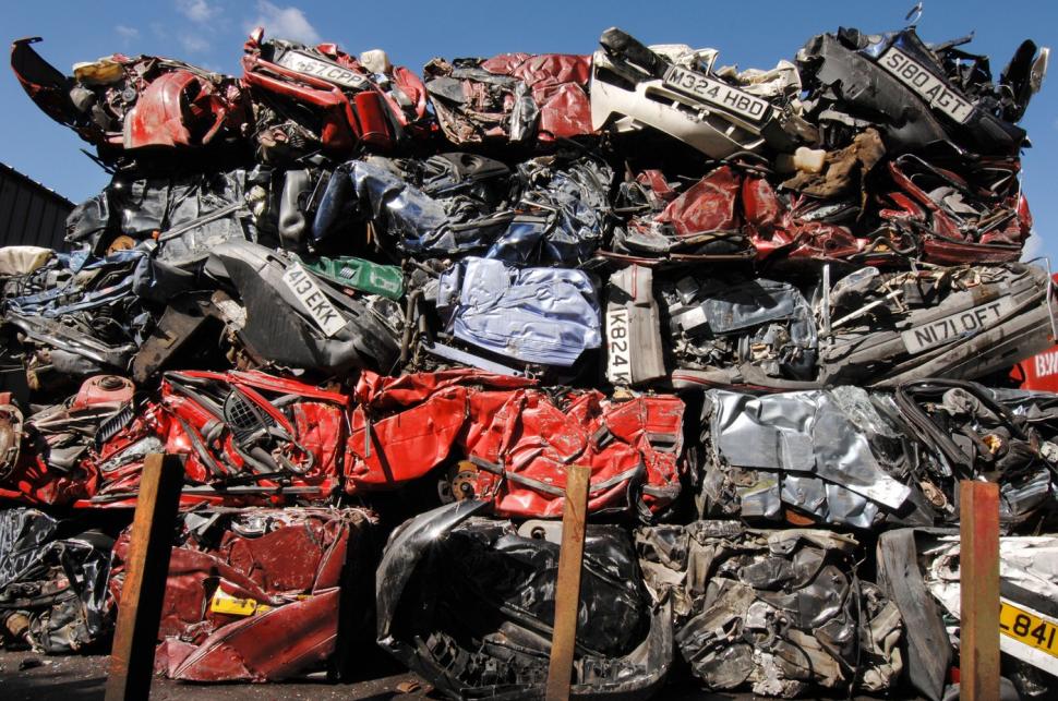 Cimitirele civilizației umane. Cum au ajuns să fie abandonate pe câmpuri milioane de mașini, avioane, biciclete și chiar tancuri 921473