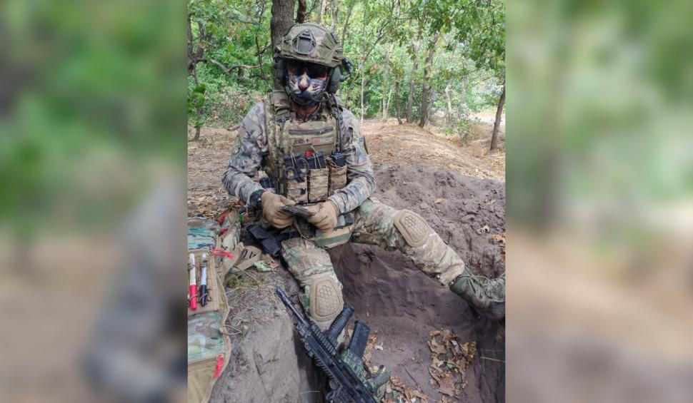 EXCLUSIV. „E o nenorocită de dronă deasupra noastră”. Imagini dramatice din Ucraina cu voluntarii români care luptă cu invadatorii ruși 922057