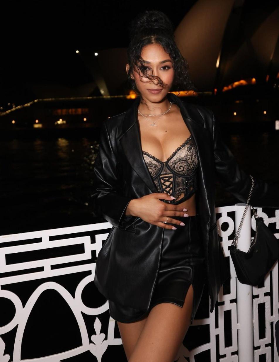 Complot și intrigi la un concurs de Miss. Câștigătoarei i-a fost luată coroana de soția deținătorului licenței 922393