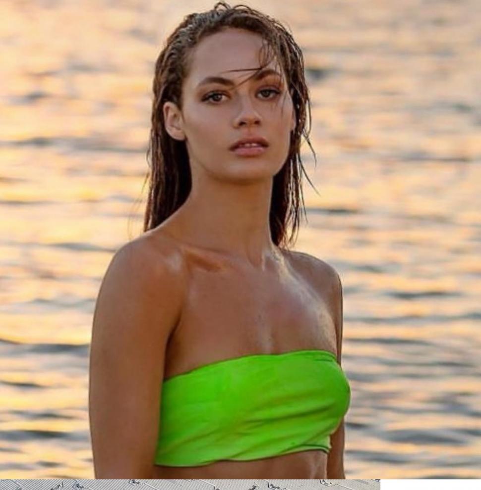 Complot și intrigi la un concurs de Miss. Câștigătoarei i-a fost luată coroana de soția deținătorului licenței 922402