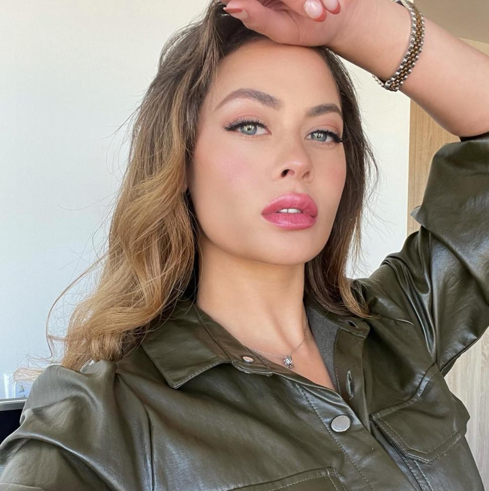 Complot și intrigi la un concurs de Miss. Câștigătoarei i-a fost luată coroana de soția deținătorului licenței 922406