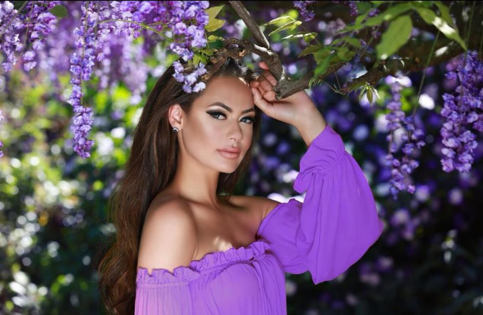 Complot și intrigi la un concurs de Miss. Câștigătoarei i-a fost luată coroana de soția deținătorului licenței 922415