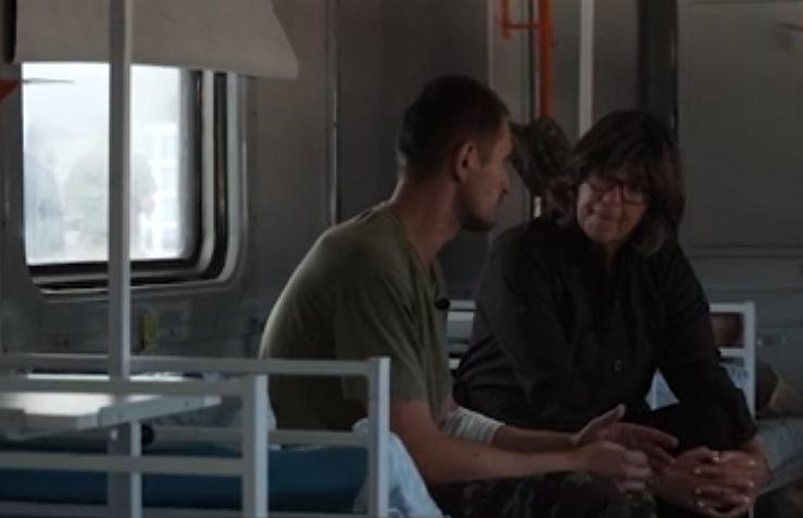 CNN: Trenul vieții aduce răniți de pe linia frontului din Ucraina. Este o țintă majoră pentru Rusia, iar traseul său este strict secret 922770