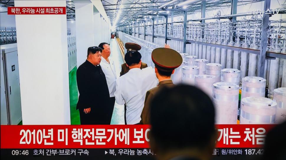 Coreea de Nord arată în premieră fotografii cu Kim Jong Un în vizită la un centru de îmbogățire a uraniului 922793