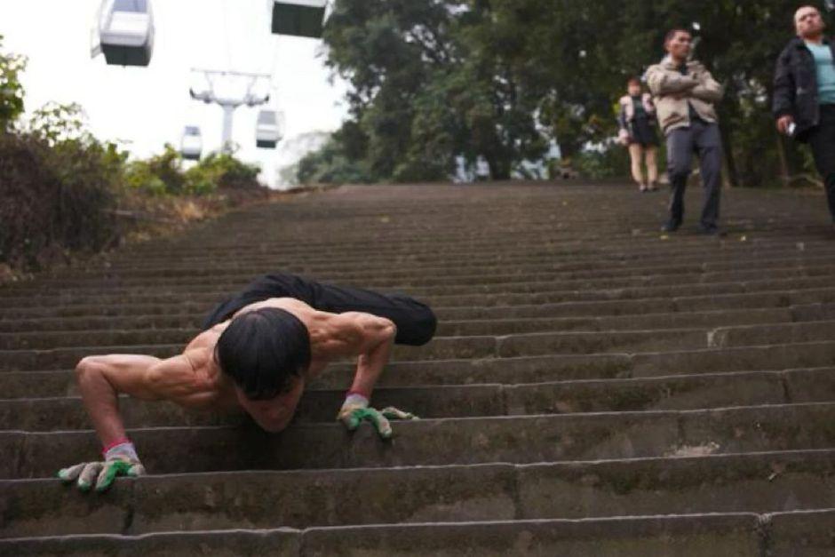 Un bărbat care la 70 de ani arată ca la 30 și-a dezvăluit secretele. Și sunt cu totul neașteptate 922873