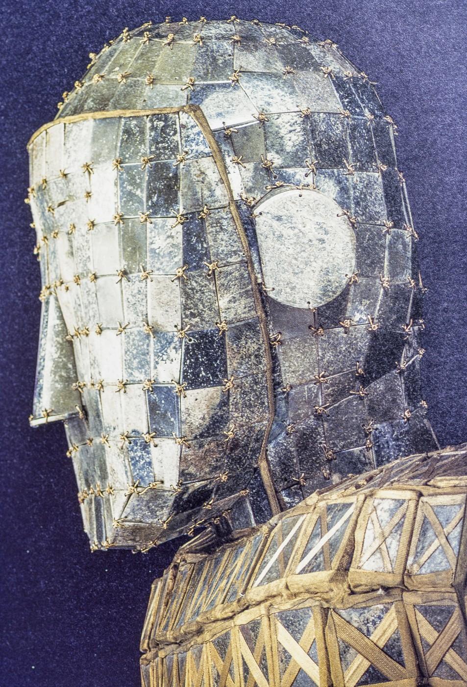 „Armura nemuririi”: Cum arată costumul funerar din mii de bucăți de jad, vechi de 2.000 de ani, purtat de conducătorul dinastiei Han 923348