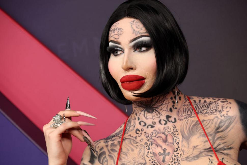 Cele mai spectaculoase ținute de la Premiile Emmy 2024. Vedete care au atras privirile pe covorul roșu 923204