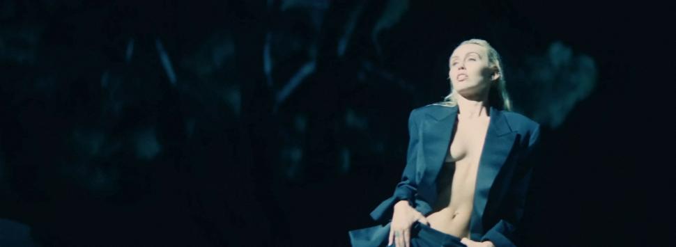 Miley Cyrus a fost dată în judecată pentru că ar fi copiat melodia „Flowers” de la Bruno Mars 923541