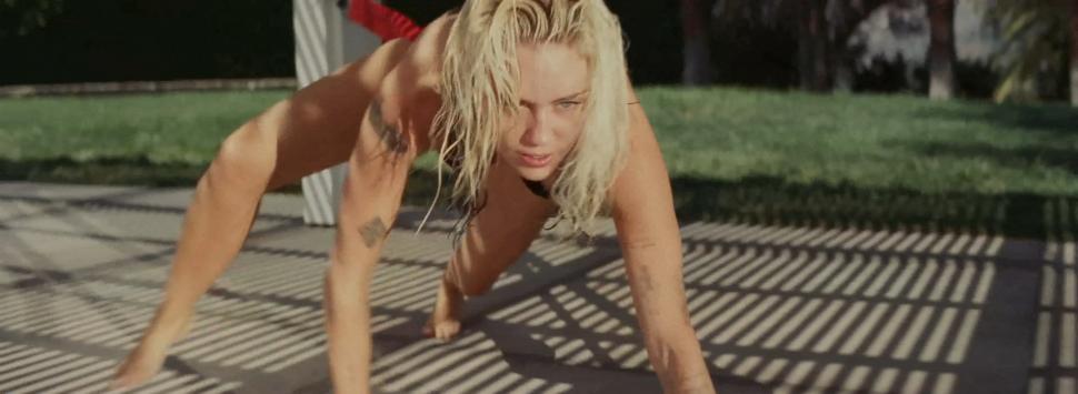 Miley Cyrus a fost dată în judecată pentru că ar fi copiat melodia „Flowers” de la Bruno Mars 923544