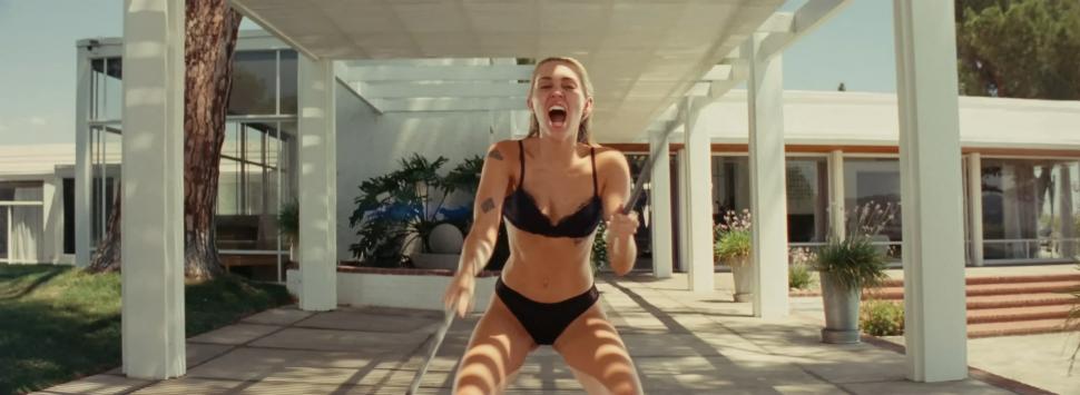 Miley Cyrus a fost dată în judecată pentru că ar fi copiat melodia „Flowers” de la Bruno Mars 923548