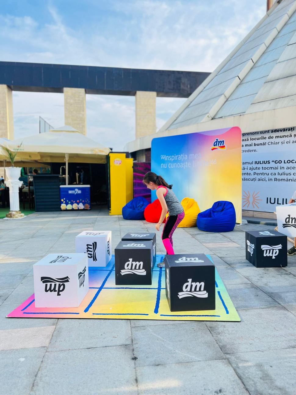 Caravana Sănătății dm, prezentă în 12 orașe. Circa 1.200 de persoane au beneficiat de informații și soluții pentru o viaţă echilibrată 923709