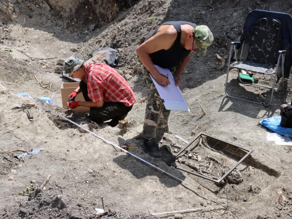 Mormântul unui „copil vampir” a fost descoperit de muncitorii care scoteau din pământ rădăcini lângă o biserică istorică din Polonia 923721