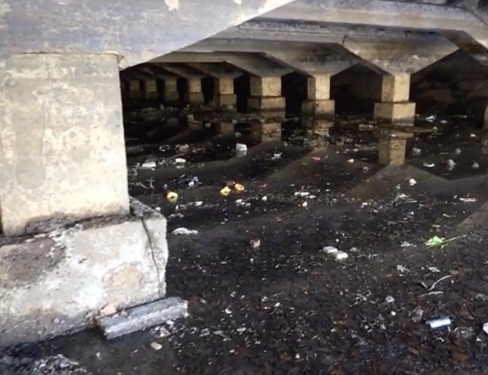 EXCLUSIV Imagini de sub planșeul de la Piața Unirii care stă să se prăbușească 923993