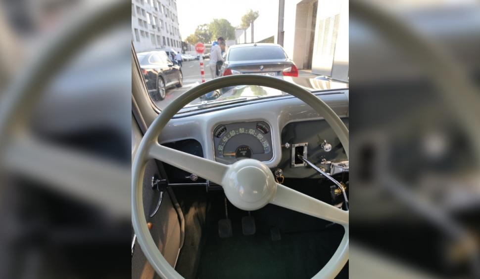 Imagini de colecție cu „Regina străzilor" din 1934 - Citroen Traction Avant, adus pentru inspecţie la RAR 924453