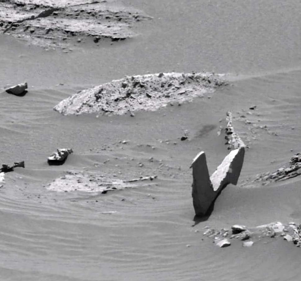 „Ancora” de pe Marte. Roca ciudată surprinsă de roverul Curiosity al NASA 924567