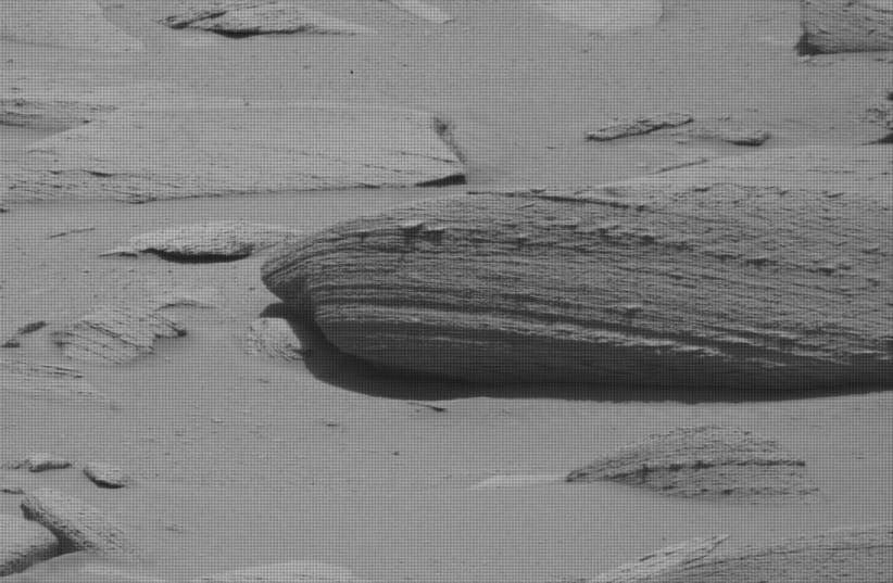 „Ancora” de pe Marte. Roca ciudată surprinsă de roverul Curiosity al NASA 924571