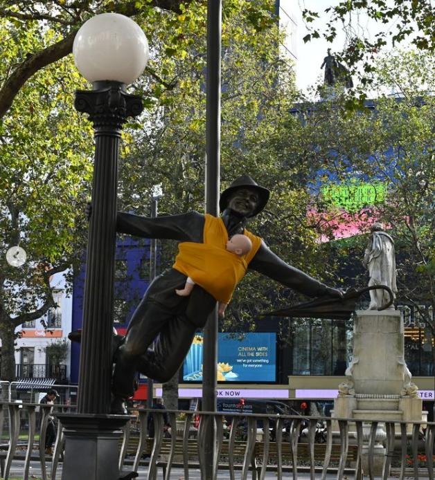 Protest inedit pentru ca taţii să aibă mai multe zile de concediu pentru creşterea copilului 924354