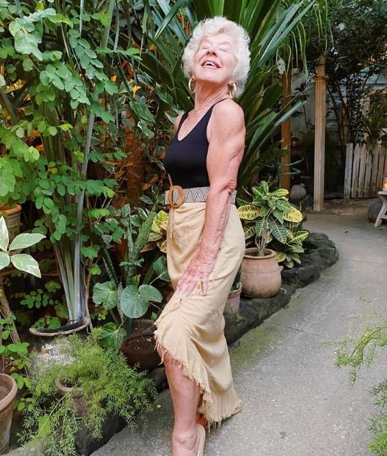 S-a apucat de sală la 70 de ani și a slăbit 36 de kg. Acum, Joan e influenceriță de fitness și face senzație pe internet 924648