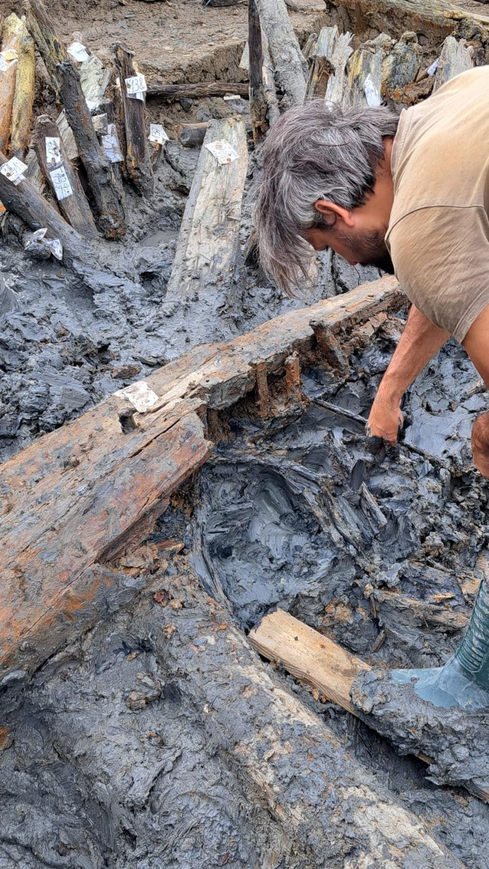 Descoperire arheologică importantă, la Băile Figa: Imagini cu artefacte de lemn, vechi de 3.000 de ani, „excepţional de bine păstrate” 924519